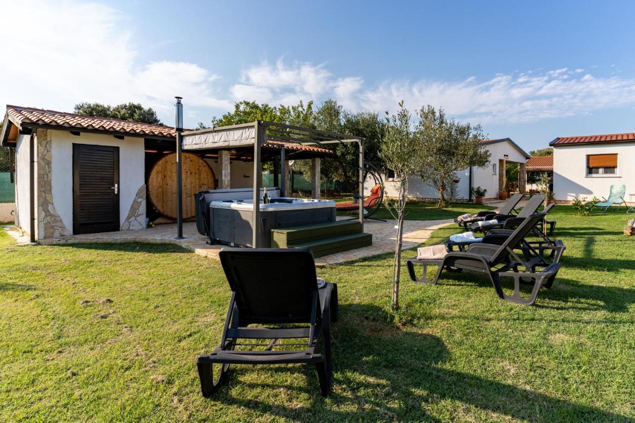 Holiday Home Kerniat Pula Zewnętrze zdjęcie