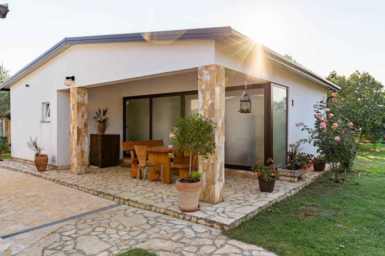 Holiday Home Kerniat Pula Zewnętrze zdjęcie