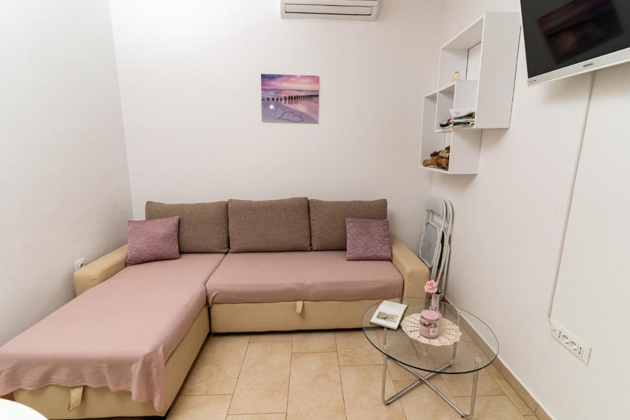 Holiday Home Kerniat Pula Zewnętrze zdjęcie