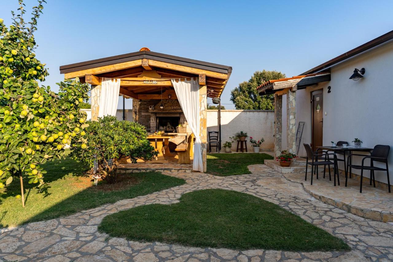 Holiday Home Kerniat Pula Zewnętrze zdjęcie