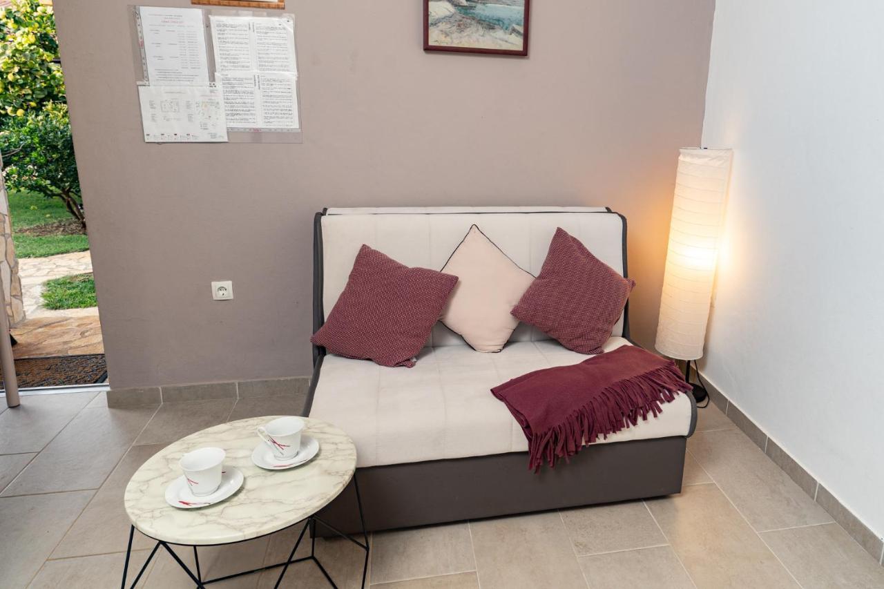 Holiday Home Kerniat Pula Zewnętrze zdjęcie