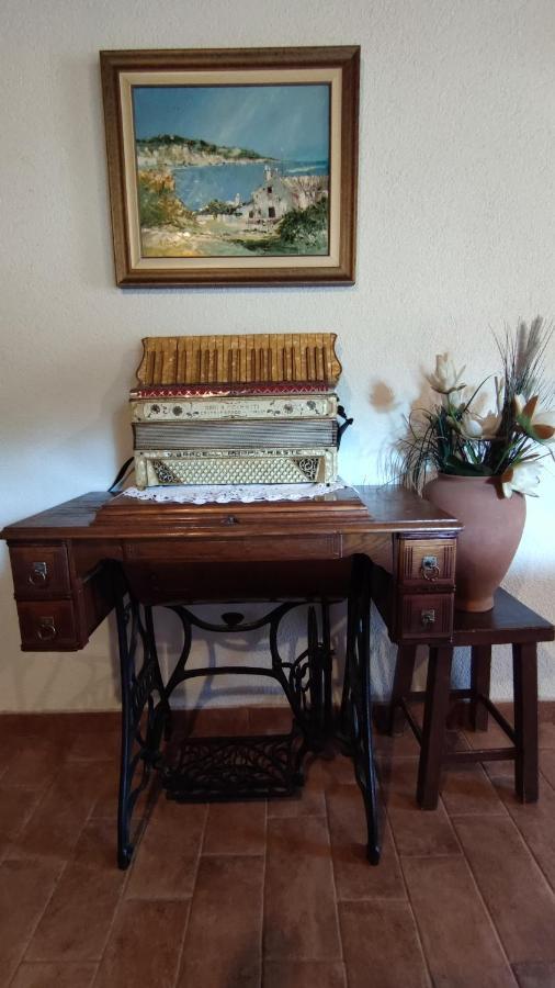 Holiday Home Kerniat Pula Zewnętrze zdjęcie