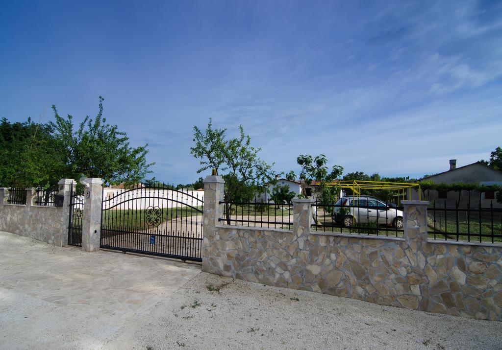 Holiday Home Kerniat Pula Pokój zdjęcie