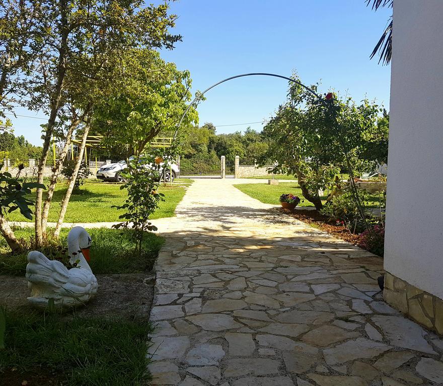 Holiday Home Kerniat Pula Zewnętrze zdjęcie
